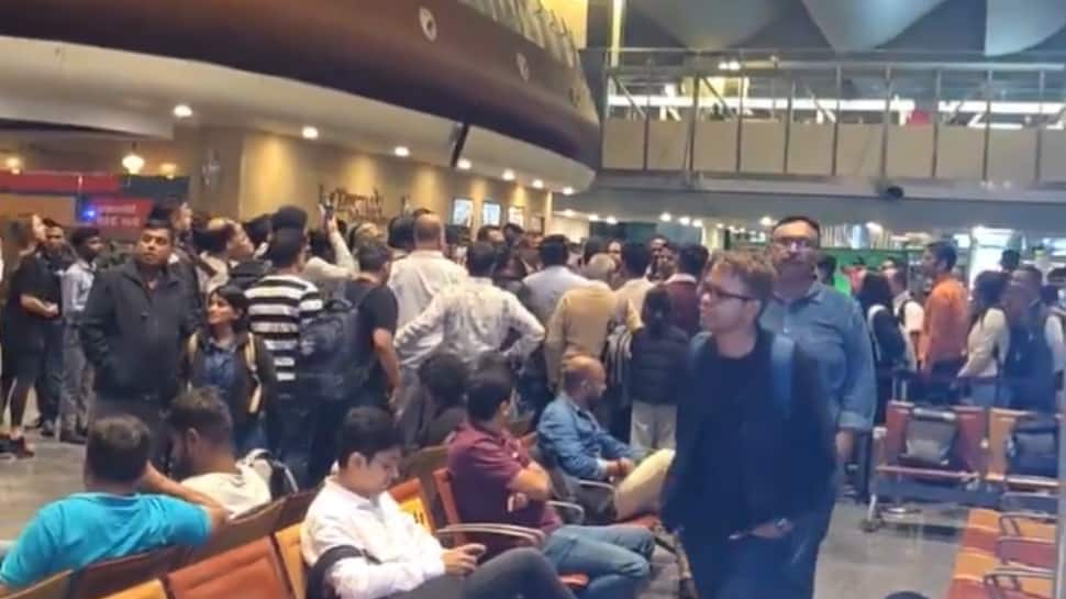IndiGo Chaos Continues At Major Airports: 550+ Flights Cancelled - Check SHOCKING Pics From Delhi, Mumbai, Bengaluru, Kolkata & Goa