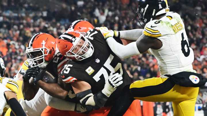 Joel Bitonio talks about health, line injuries ahead of Bears games