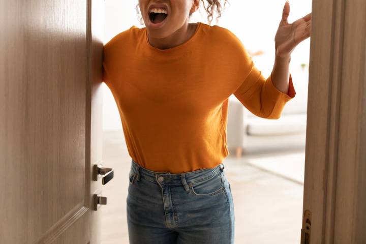 Woman Evicts Sister’s Family After Hearing 'Disrespectful and Disgusting' Comment from Brother