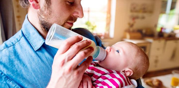 Alerta sanitaria urgente en EEUU: retiran una popular leche infantil y crecen los casos de niños afectados
