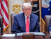 Trump anuncia que EE.UU. confiscó un petrolero frente las costas de Venezuela