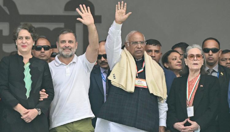 Congress Stages Rally Against ‘Vote Chori’; Rahul Gandhi Pledges To Oust Modi Govt