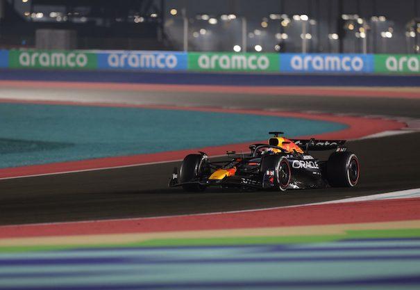 Max Verstappen gana el Gran Premio de Qatar; da un golpe sobre la mesa