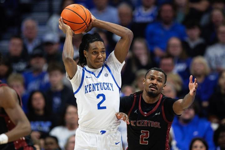 Deadspin | Newly unranked Kentucky steamrolls North Carolina Central