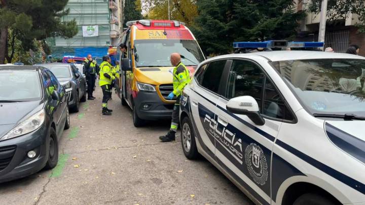 Una mujer muere tras precipitarse desde un décimo piso en Madrid junto a sus dos hijos de 3 años, heridos de gravedad