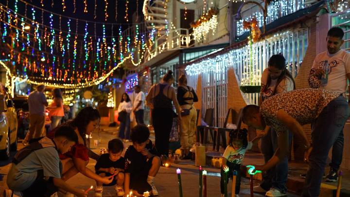 Padres en Colombia podrían enfrentar cárcel por actividades navideñas con sus hijos, alerta la ley