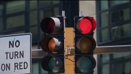 Montgomery: imponen multas a quienes giren a la derecha cuando el semáforo está rojo
