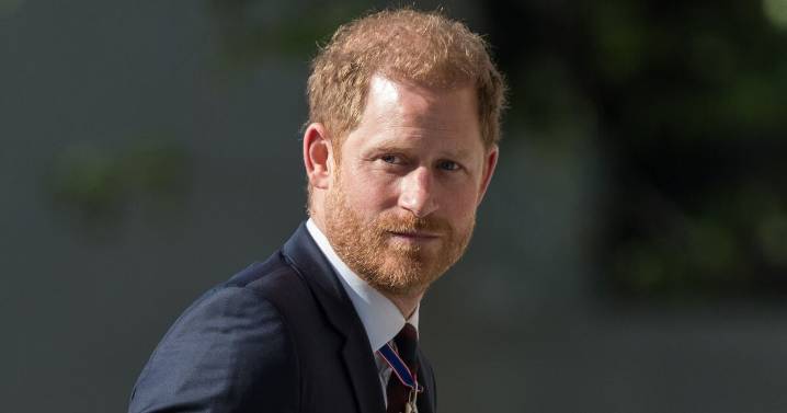 Prince Harry urged to do one thing as he's issued dire warning