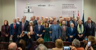 El Gobierno homenajea en Málaga a 30 periodistas por su labor durante la Transición y el proceso autonómico andaluz