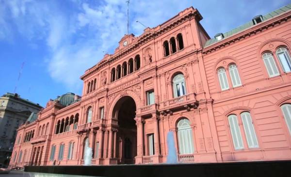 Con Milei y Villarruel en el exterior ¿quién quedó a cargo de la Casa Rosada?