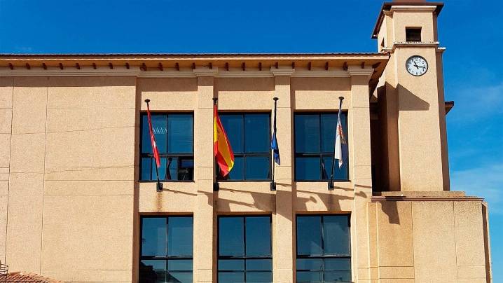 Velilla reclama un colegio, urgencias 24 horas y soluciones al tráfico