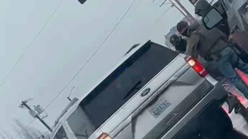 VIDEO: Man struck by ICE vehicle prior to arrest, Vancouver officials say