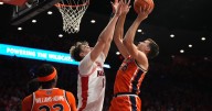 Peat scores 18 points, No. 2 Arizona blows out No. 20 Auburn 97