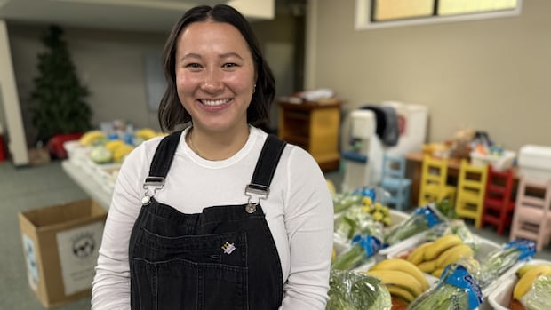 Edmonton food basket program combats climbing grocery prices with bulk