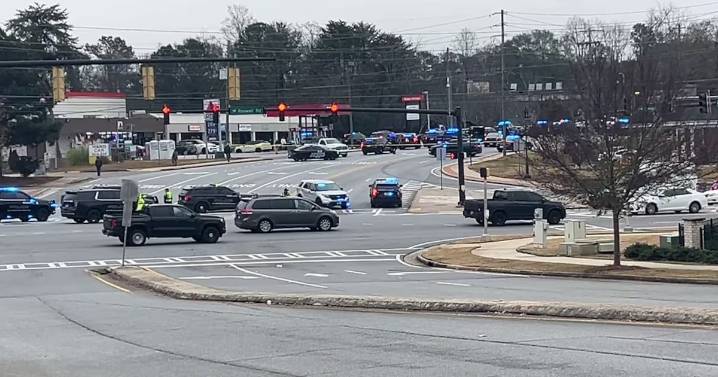Sandy Springs police confirm officer-involved shooting off Roswell Road