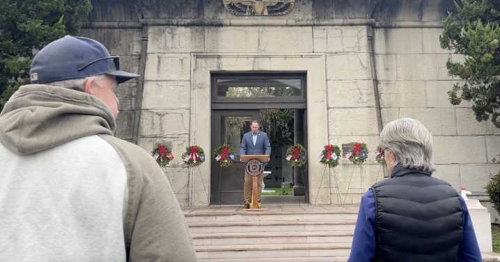 Hundreds of wreaths placed for Wreaths Across America in San Luis Obispo