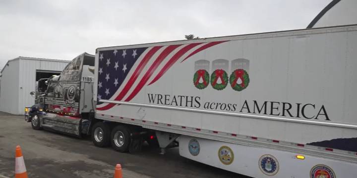 Wreaths Across America starts its annual procession from Maine to Arlington Cemetery