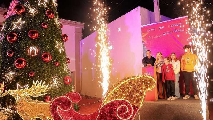 Arranca la temporada decembrina con el Encendido del Pino en El Carmen