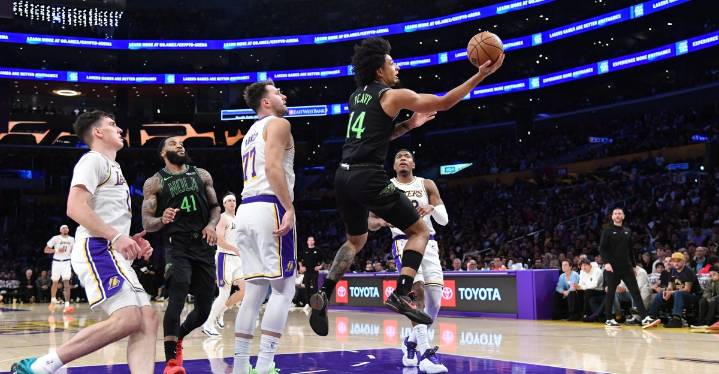 Lakers offense is setting the pace, but defense must pick up