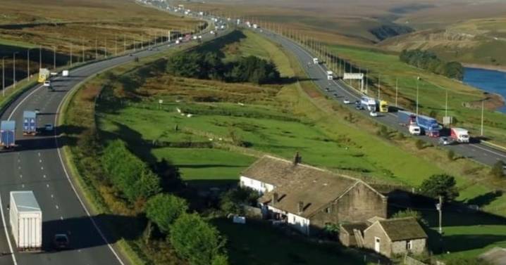 True story behind house in middle of M62 and 'stubborn farmer' who lived there