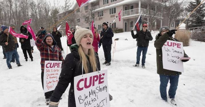 CUPE holds solidarity rally for Sherbrooke Heights workers