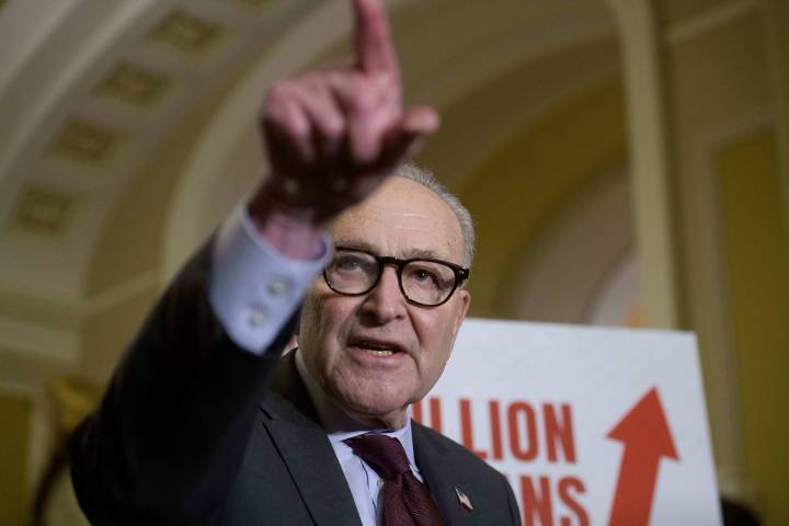 Schumer: Senado de EU frenará cualquier acción militar contra Venezuela