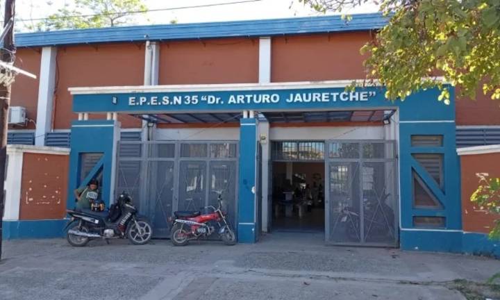 Colegio Jauretche: un alumno llevó un arma; la Policía aseguró que no tenía capacidad de disparar