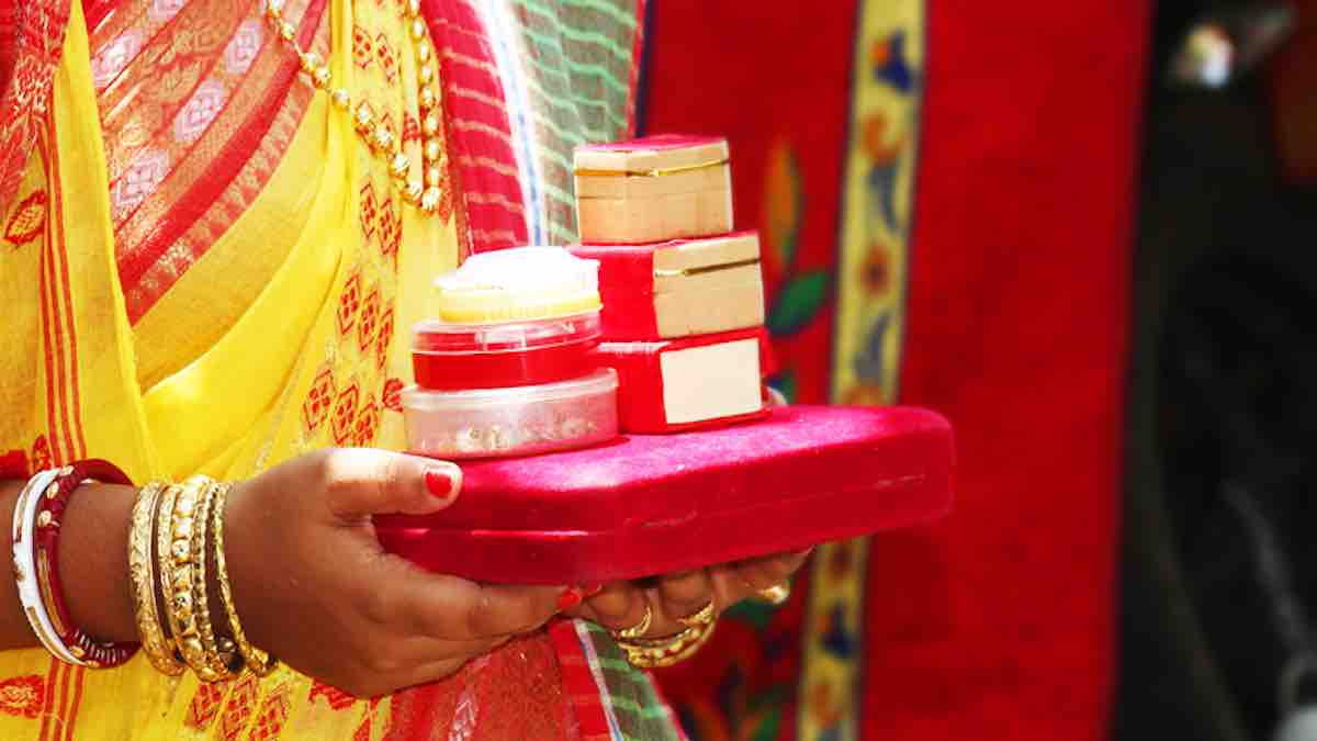 304B IPC | Demand for Gold at ‘Chhoochhak’ Ceremony is Not ‘Dowry’ Under Section: SC Acquits Husband of Dowry Death Charges