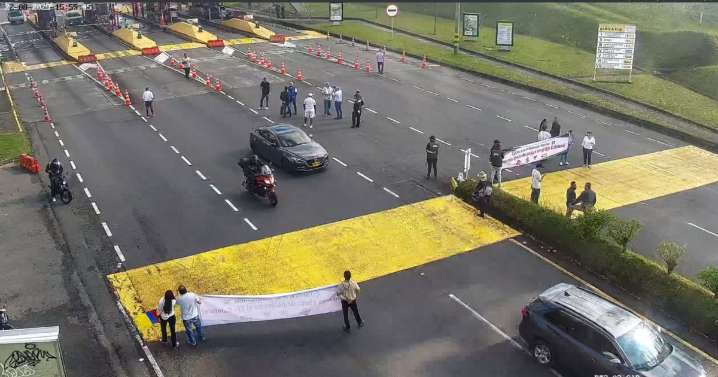 Senador Guido Echeverri insiste en la falta de respuestas claras del Gobierno sobre Autopistas del Café