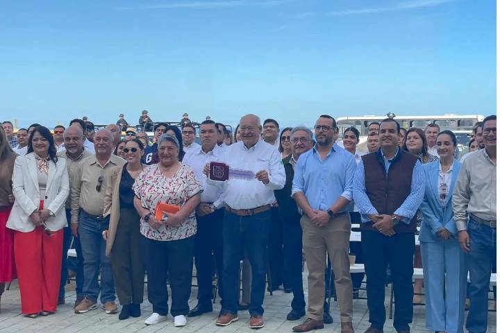 Gobierno del Estado entrega 39 unidades móviles para fortalecer áreas operativas