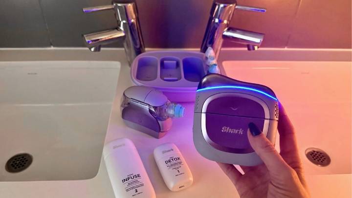 Shark FacialPro Glow review: The pore de-clogging is legit, but it may not be right for every skin type