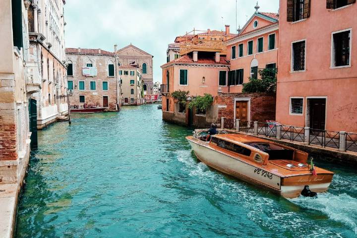 Here’s How To Get 41 Days Of Vacation In 2026 With Just 11 Days Of PTO