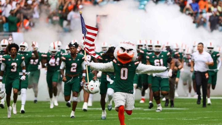 Miami football fans fly ‘H2H Matters, Miami In’ banner near CFP hotel