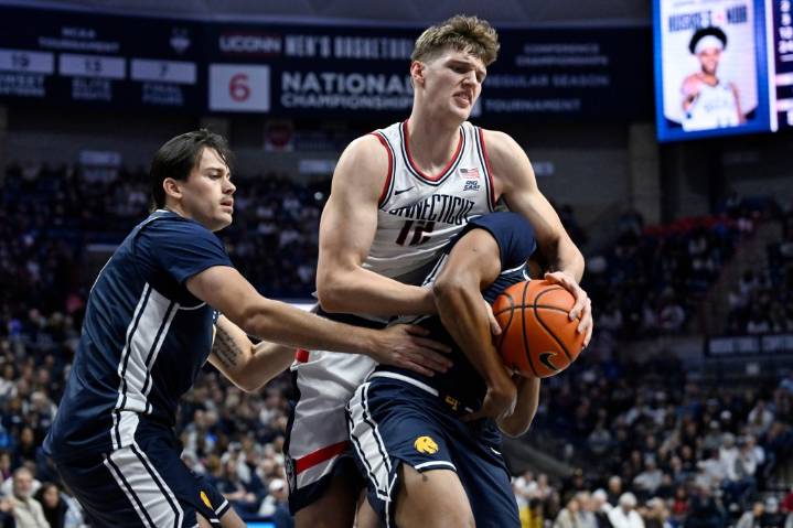 No. 5 UConn men's basketball thumps East Texas A&M, 83