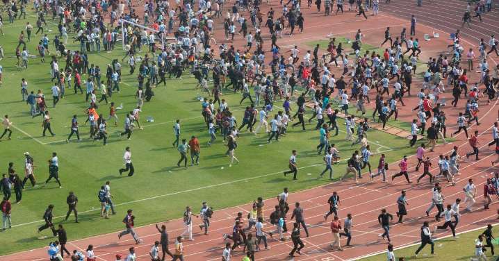 Caos, cargas policiales y denuncias de estafa tras una visita de 22 minutos de Leo Messi a un estadio de Calcuta