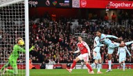 Arsenal camina firme al título de la Premier League al vencer a Brentford 2