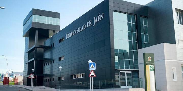 Universidad española lanzó programa de becas completas a colombianos para estudiar maestrías en 2026: cómo aplicar