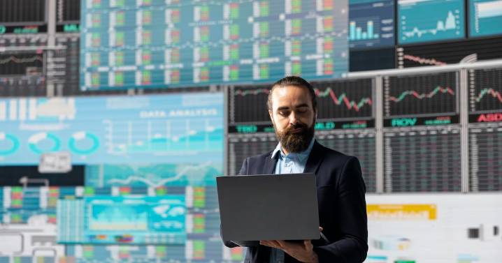 Aerolínea celebra su regreso a la Bolsa Mexicana de Valores