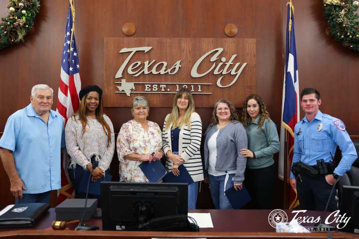 Five heroic citizens save a crash victim’s life