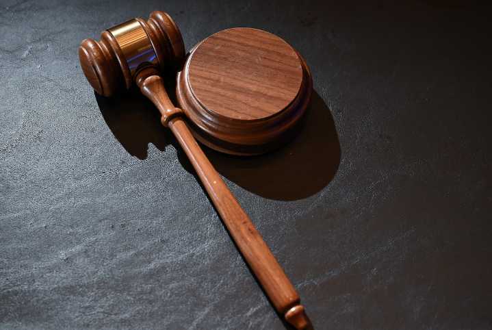 Political survey sparks legal threats from Sheffield Lake mayor