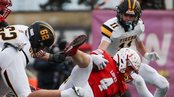 Scouting Avonworth: A look at team facing Northwestern football for 2nd straight PIAA final