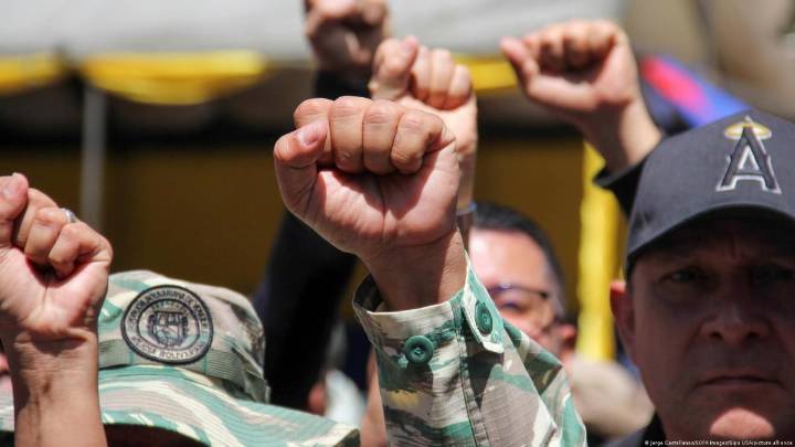 Chavistas marchan en Venezuela contra la incautación del petrolero por parte de EE.UU.