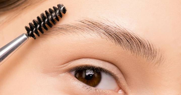 Pestañas con puntas abiertas: cómo identificarlas y las mejores formas de repararlas