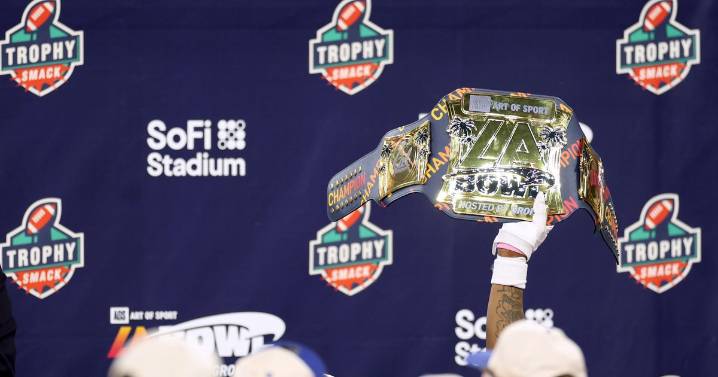 Boise State and Washington to face off in LA Bowl at SoFi Stadium