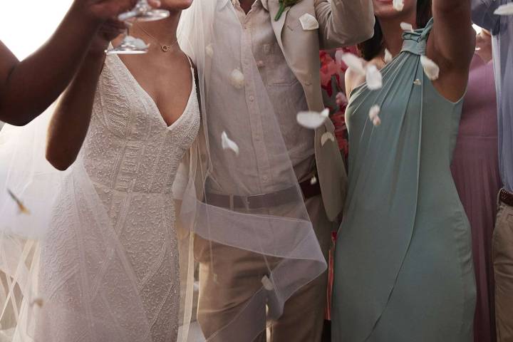 Guest Slams 7-Hour Black-Tie Wedding for Having No Dinner, Just Hors D'oeuvres and Dancing