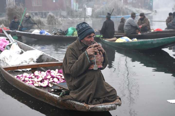 Kashmir reels under sub-zero temperatures; Zojila records minus 18°C
