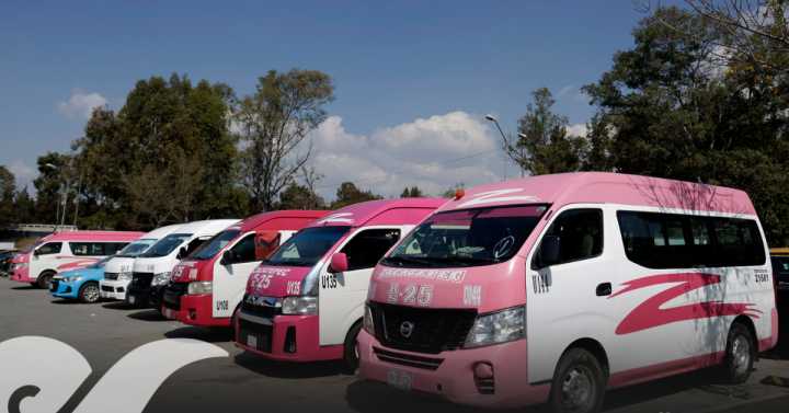 Transportistas de Puebla denuncian imposiciones en la revista vehicular 2025