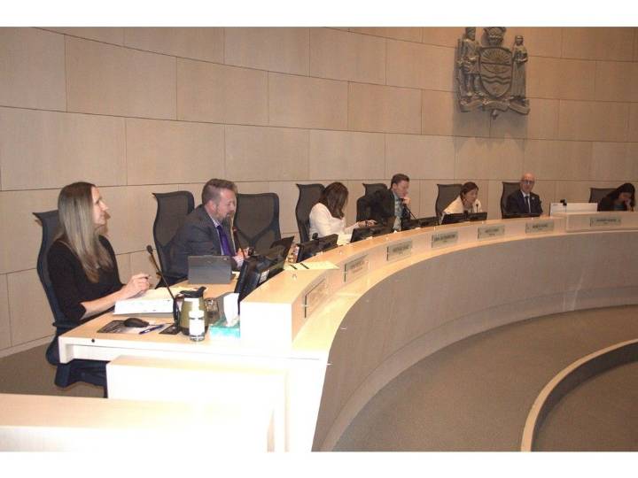 Council votes to purchase 25 new buses on Day 2 of budget talks