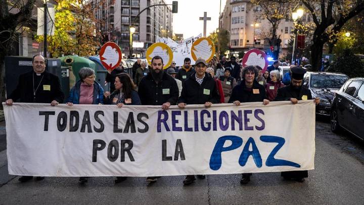 Cáceres sale a la calle para reivindicar la paz y el diálogo entre religiones