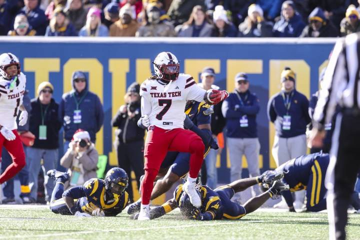Deadspin | No. 5 Texas Tech dominates West Virginia, will play for first Big 12 title